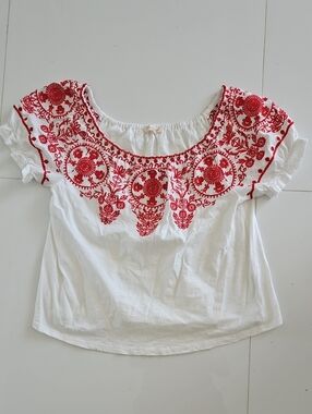 Solitaire White Peasant Blouse with Red Floral Embroidery